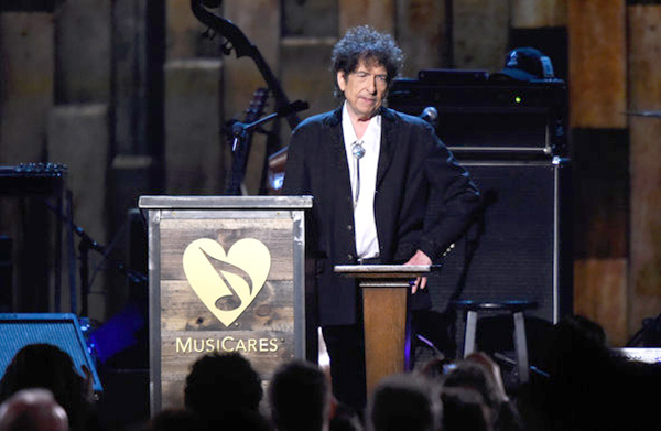 Bob Dylan steals the show at Grammy event February 6, 2015